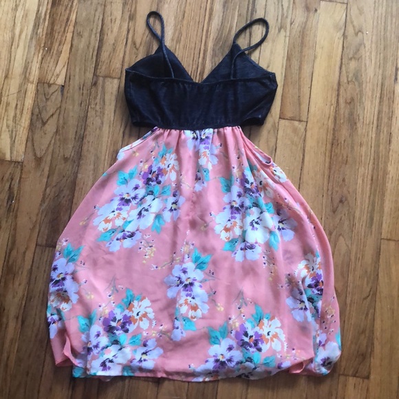 Floral Dress with Side Cut-Outs - Picture 5 of 5